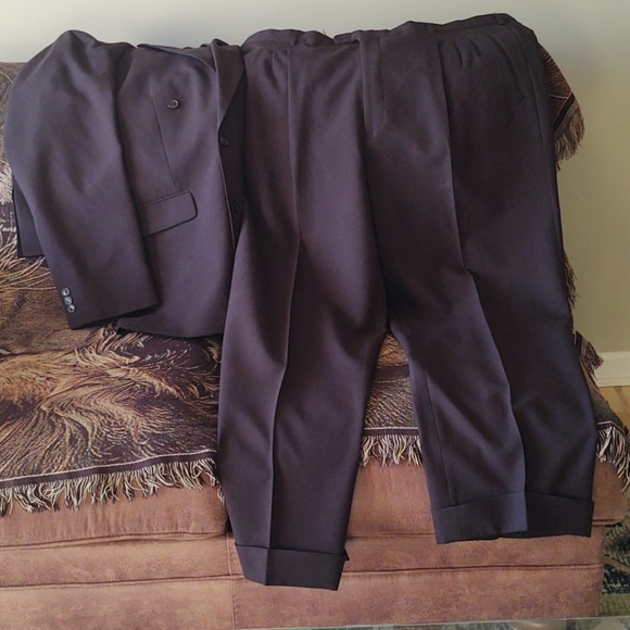 Mens suit - Picture 8 of 9